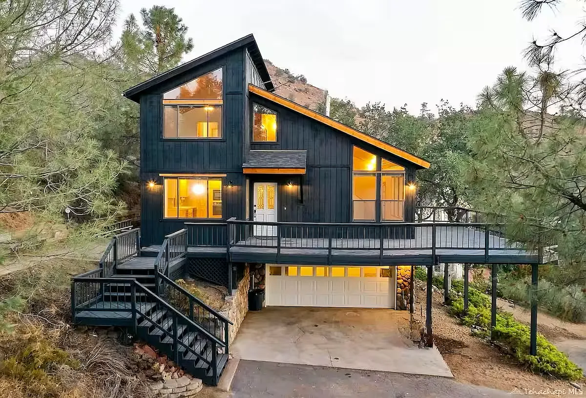 Park Dr, Tehachapi — Photo 2