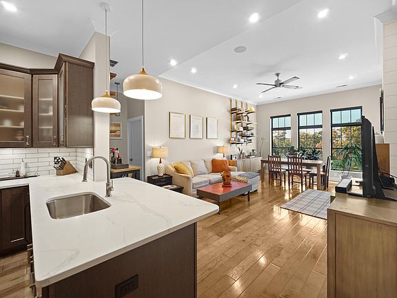 3rd image of 204 Campbell St #301