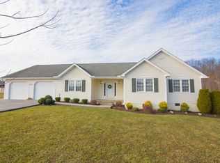 8813 Red Maple Dr, Wise, VA 24293