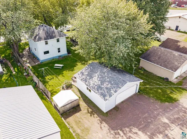 211 4th St, Proctor, MN 55810