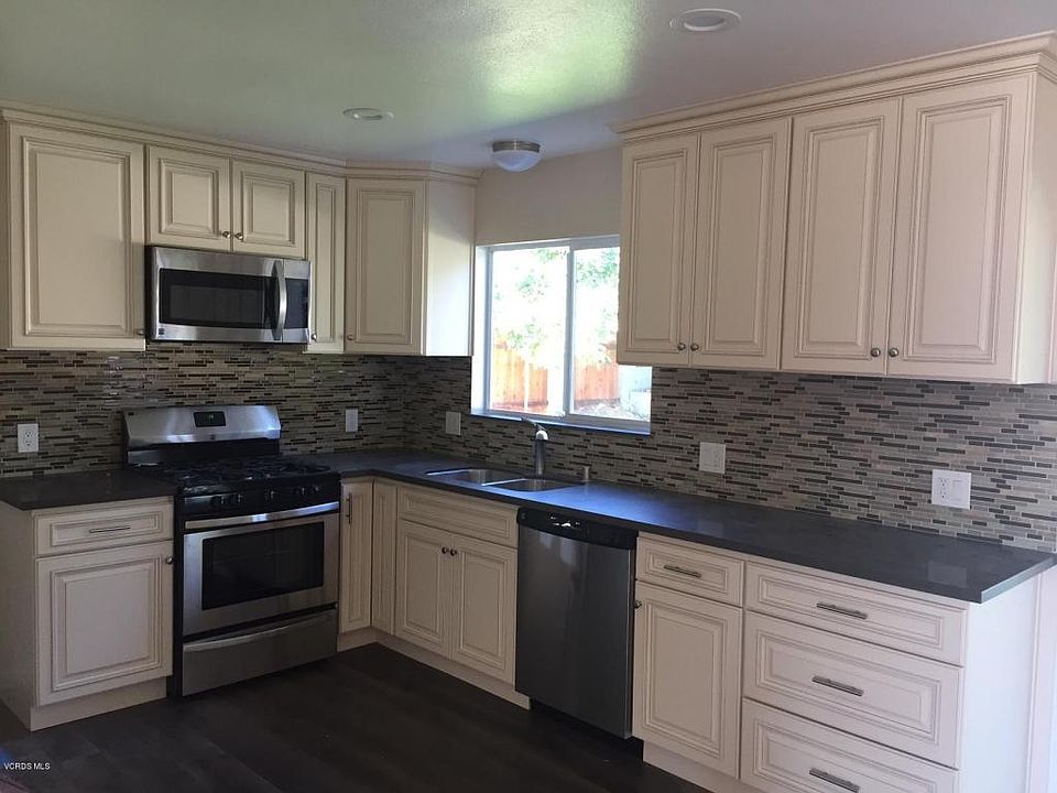 2nd image of 958 Rosewood Ave