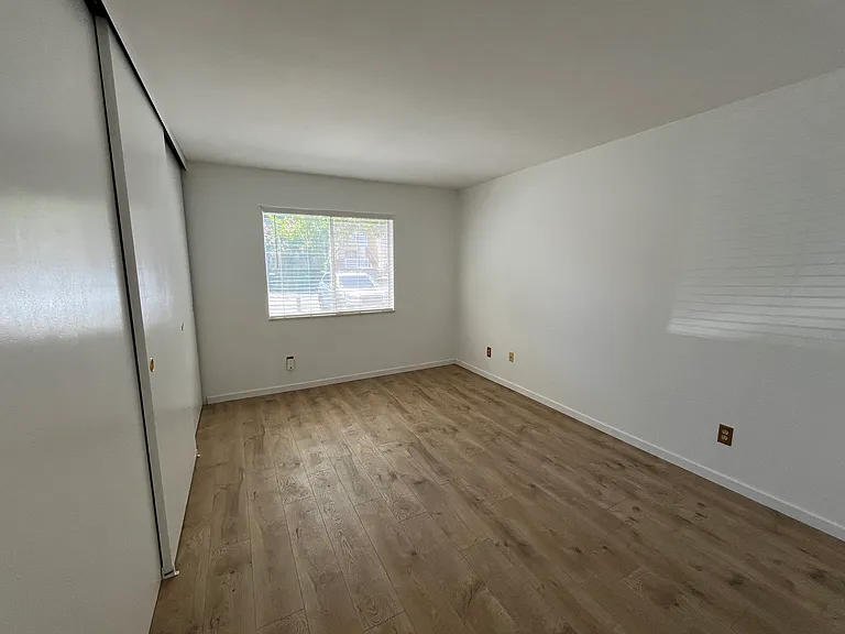8555 Fairmount Dr #J107 — Photo 17