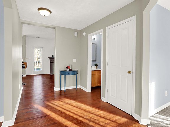 5th image of 7750 Firethorn Ct