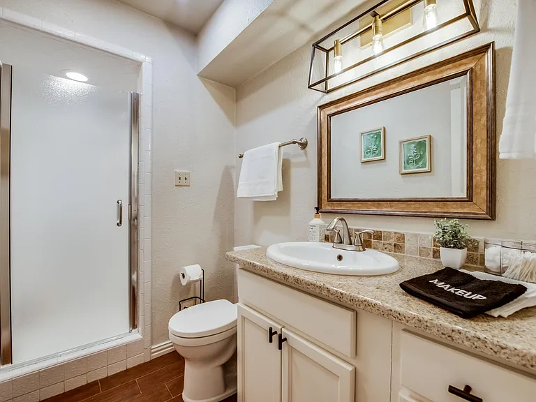 8810 Vista Oaks Cir — Photo 16