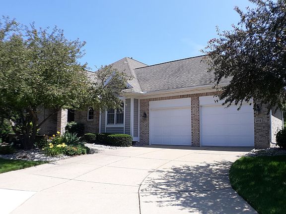 3rd image of 215 Geneva Cir #3