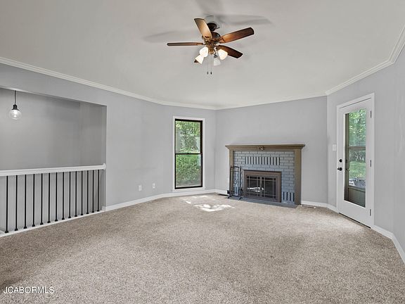 5th image of 236 Woodridge Dr