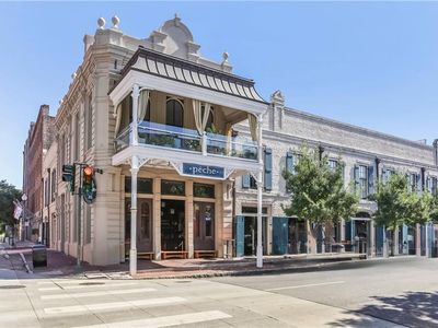 450 Julia St APT 3B, New Orleans, LA, 70130