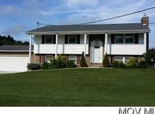178 Oak Acres Cir, Washington, WV 26181