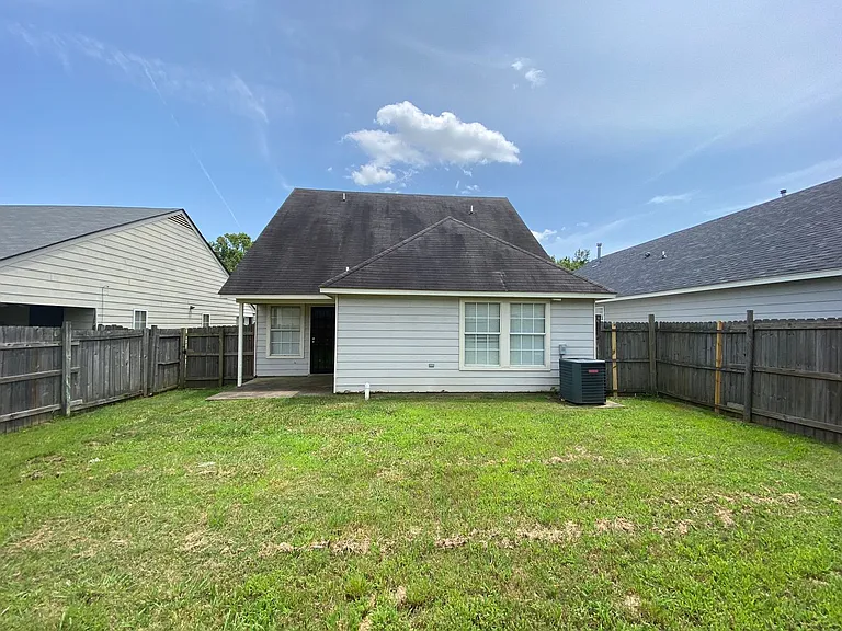 4832 Royal Run Dr — Photo 17