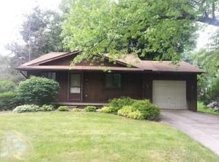 3778 Edgecrest St, West Bloomfield, MI