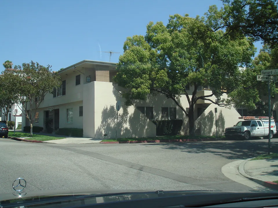 404 E Harvard St #9
