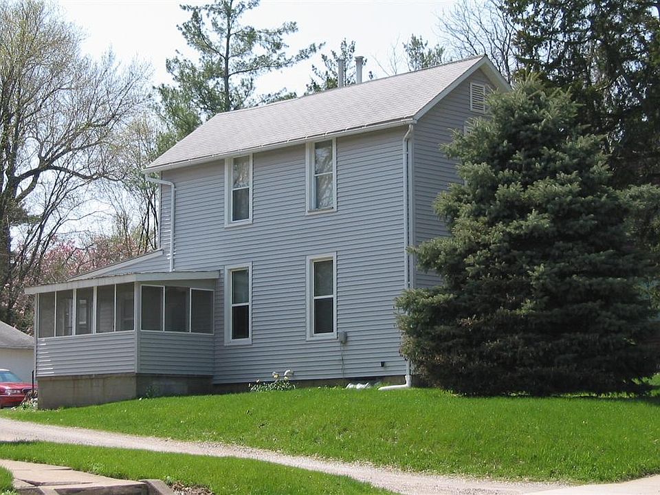 2nd image of 1217 E Burlington St