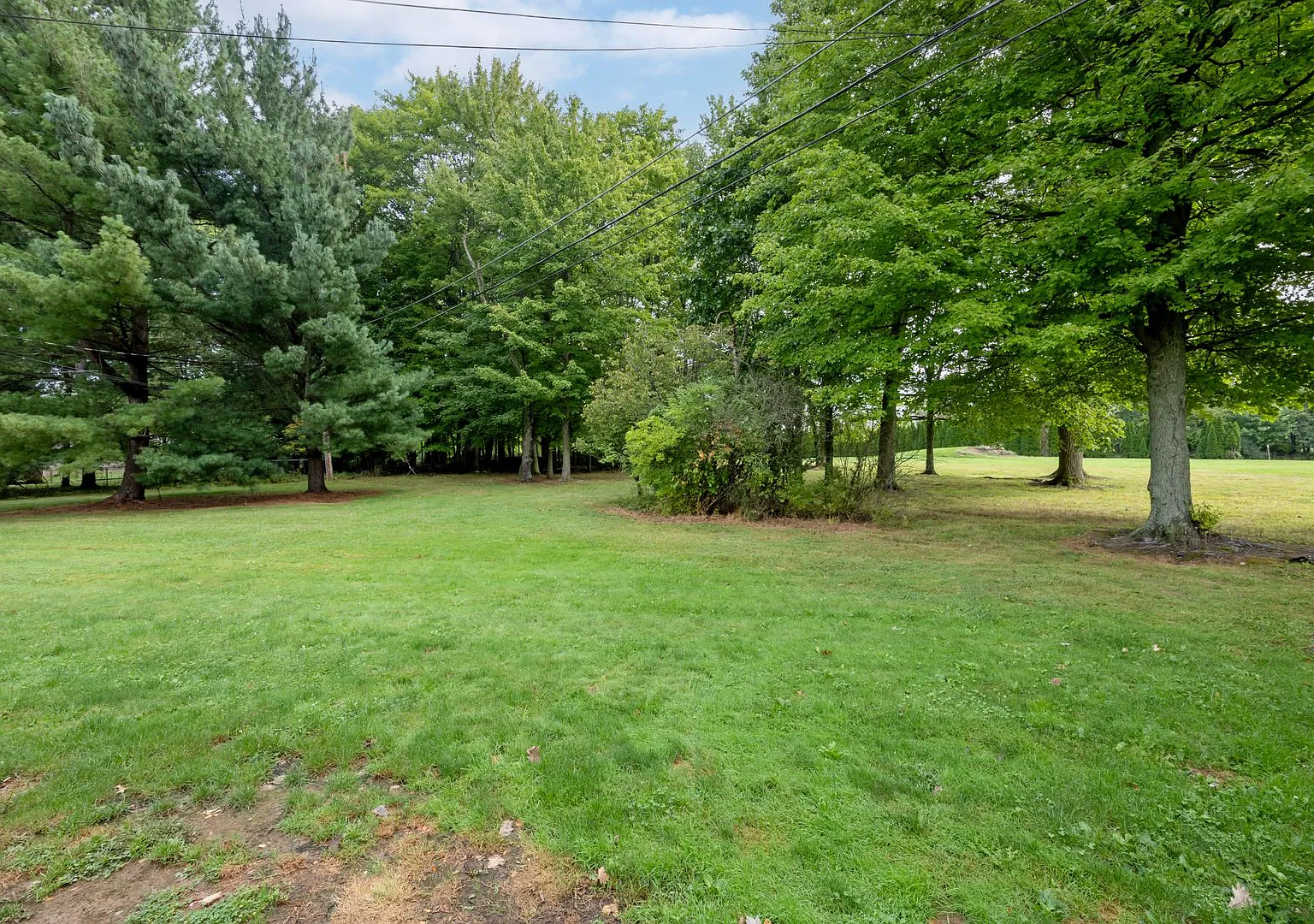 1906 Cher ct. — Photo 3