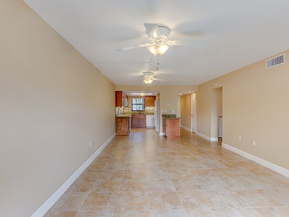 4th image of 101 N Grandview St APT 211