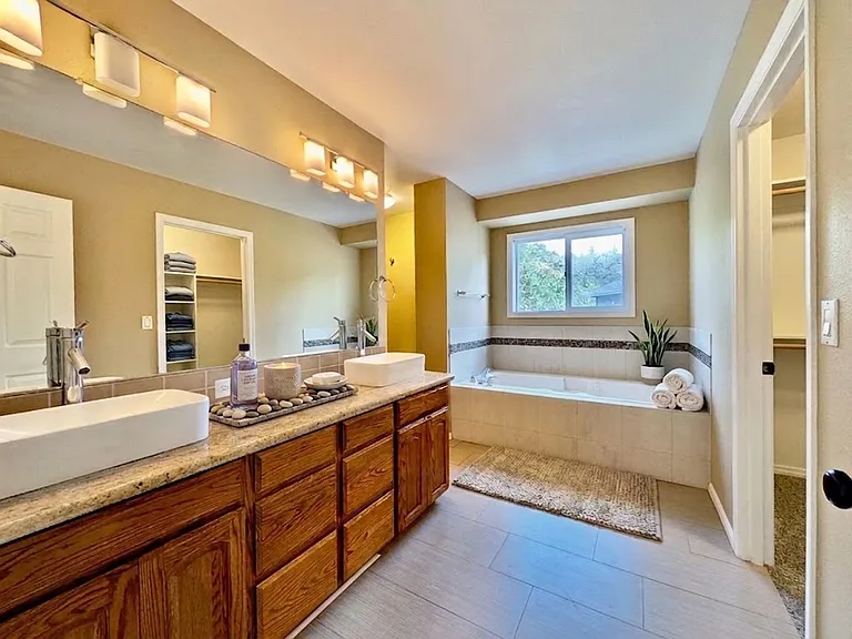 17147 Warren Ct — Photo 28