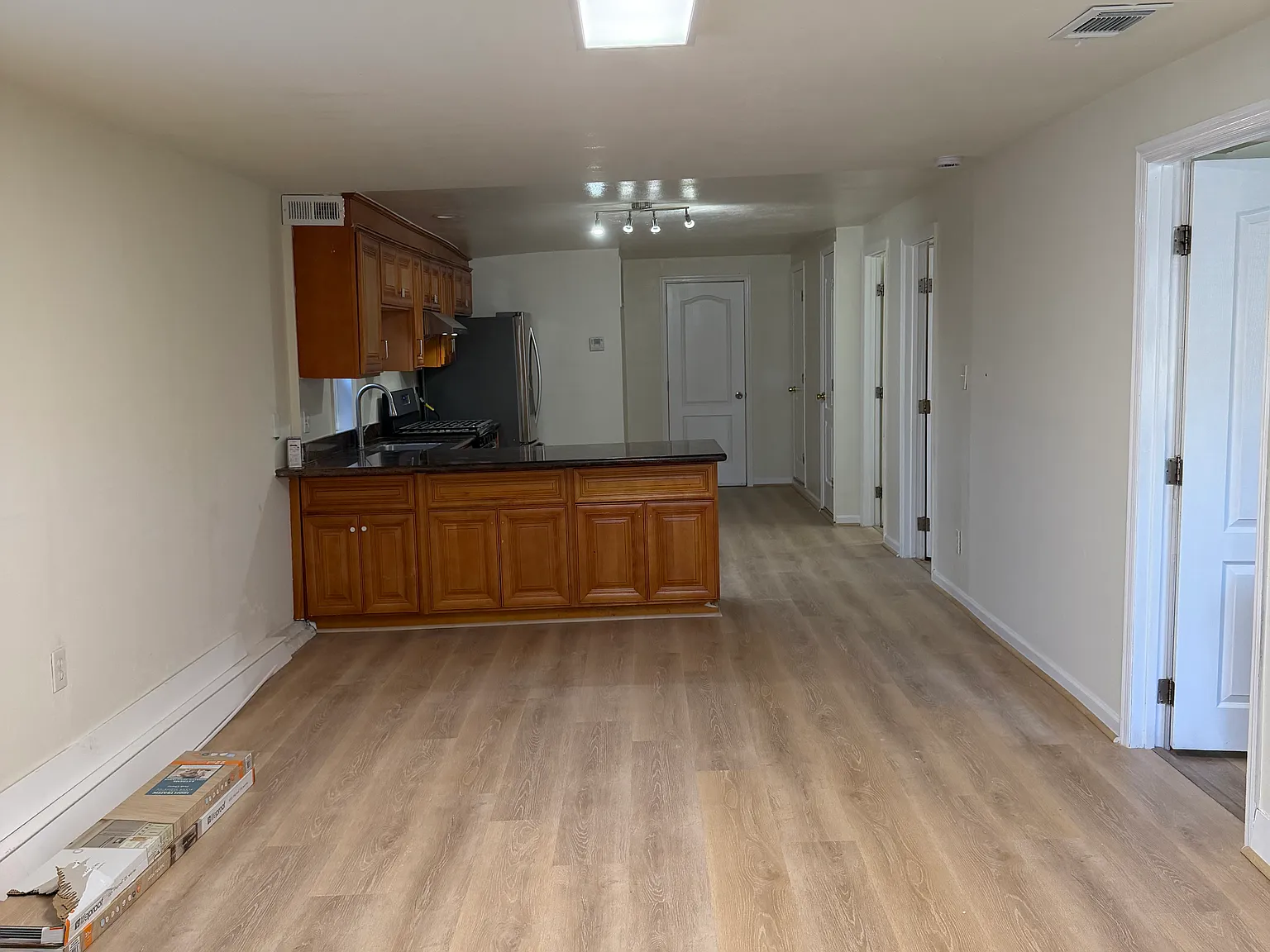 3 bed, 1.5 bath, $3,200 — Photo 4