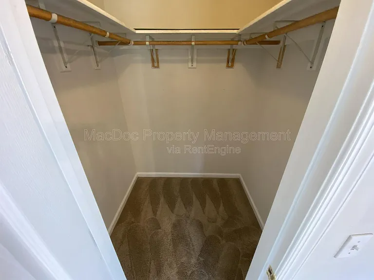 211 Cedar Ridge Dr — Photo 16