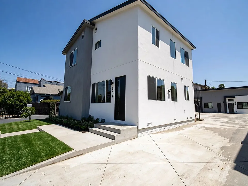1056 Hoffman Ave #1