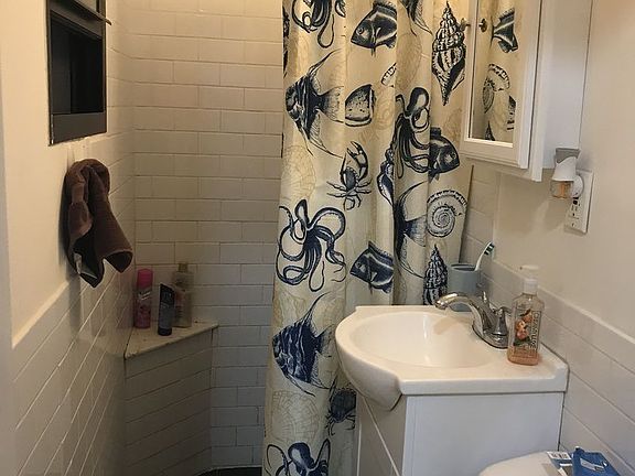3rd image of 13 Market St APT 10