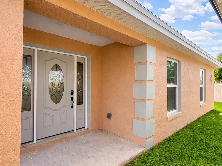 7204 Plantain Dr — Photo 2