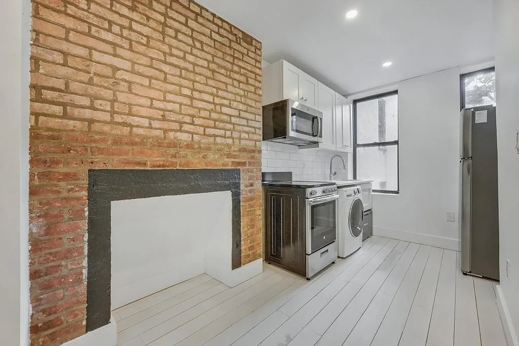 317 East 5th Street — Photo 3