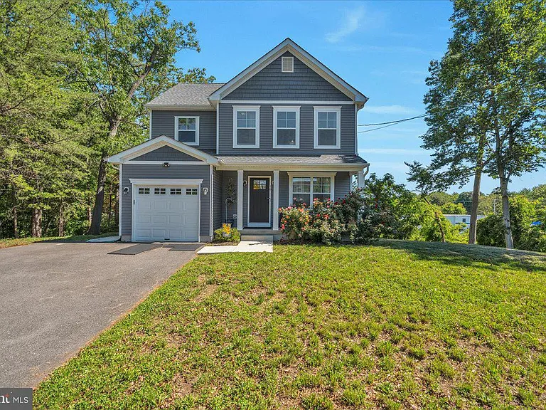 16 Claro Ave — Photo 2