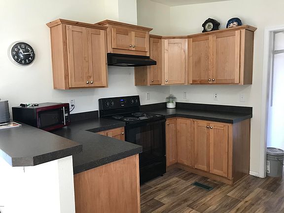 2nd image of 503 SE Keel Ave