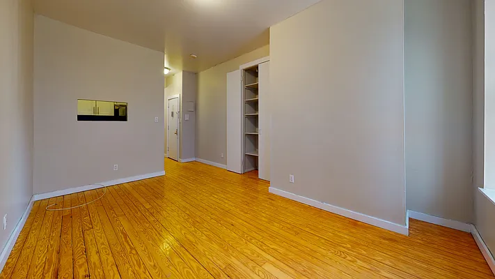 Rented by Bond New York | media 8