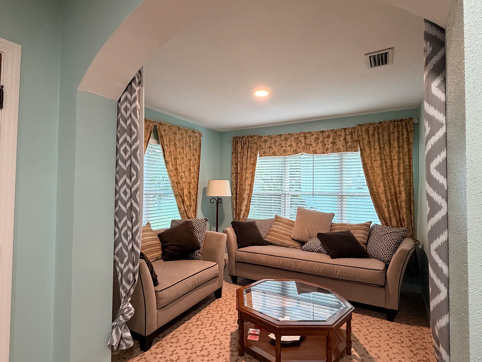 3 bed, 1599 sqft, $3,200 — Photo 4
