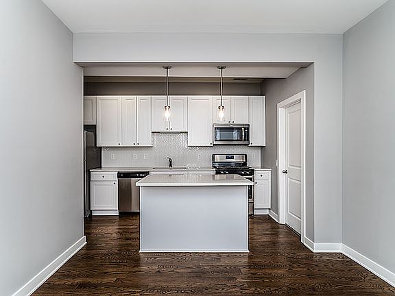 5th image of 2246 S Whipple St #3