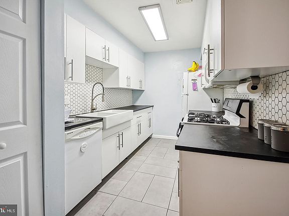3rd image of 21 Silverwood Cir APT 4