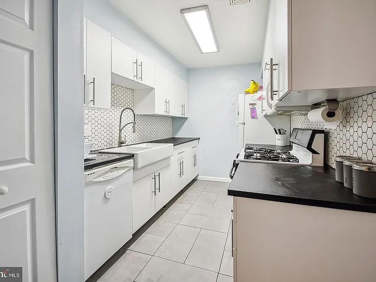 21 Silverwood Cir #4 — Photo 3