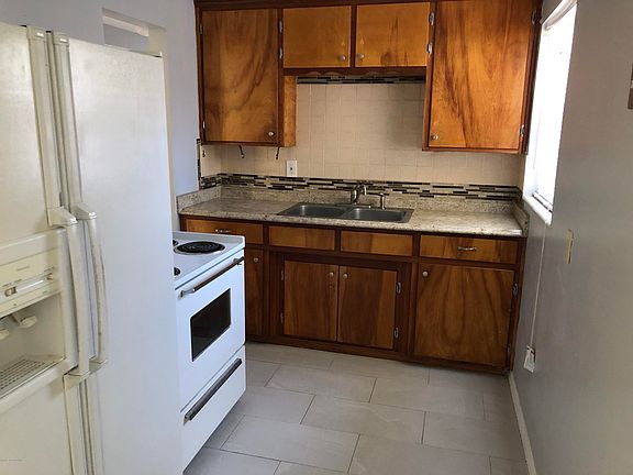 5th image of 826 Gibson St #0