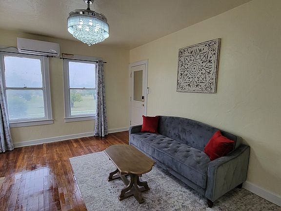 2nd image of 1407 W Woodlawn Ave #3