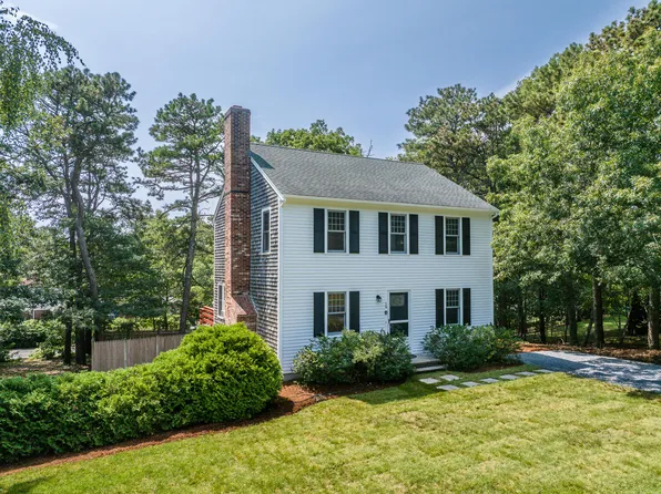 19 Waltham Circle, West Yarmouth, MA 02673