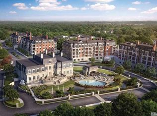 3000 Royal Ct UNIT 3305, North Hills, NY 11040