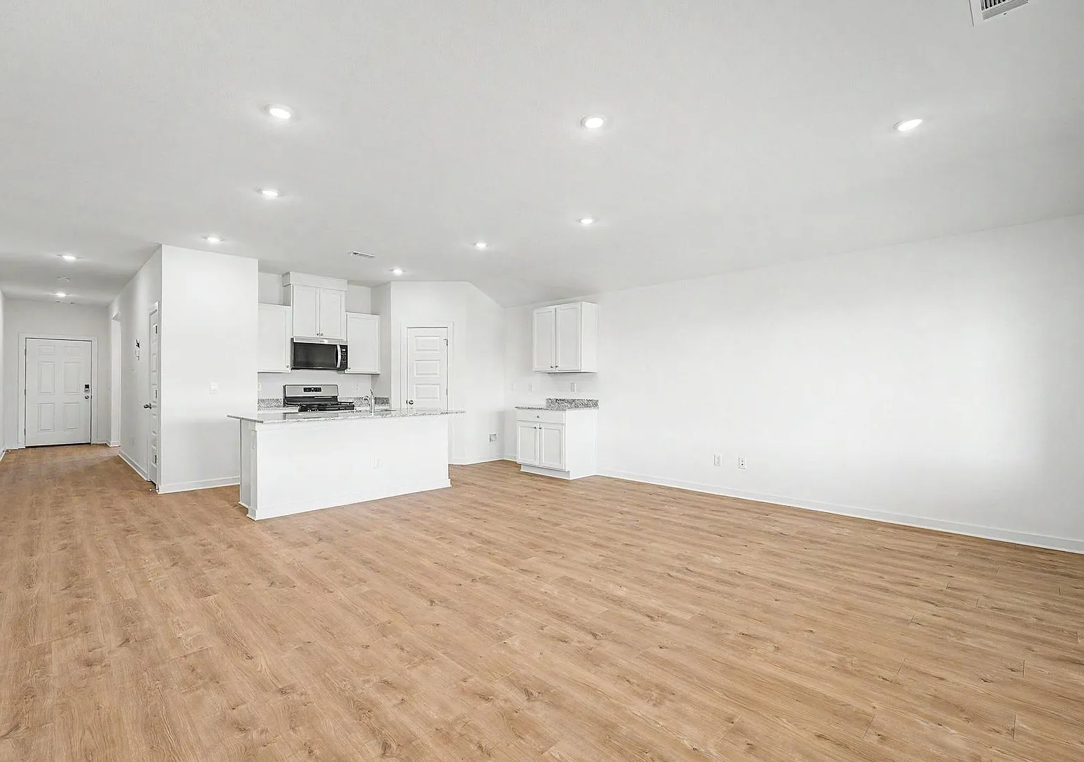 Brand New Home!! — Photo 2