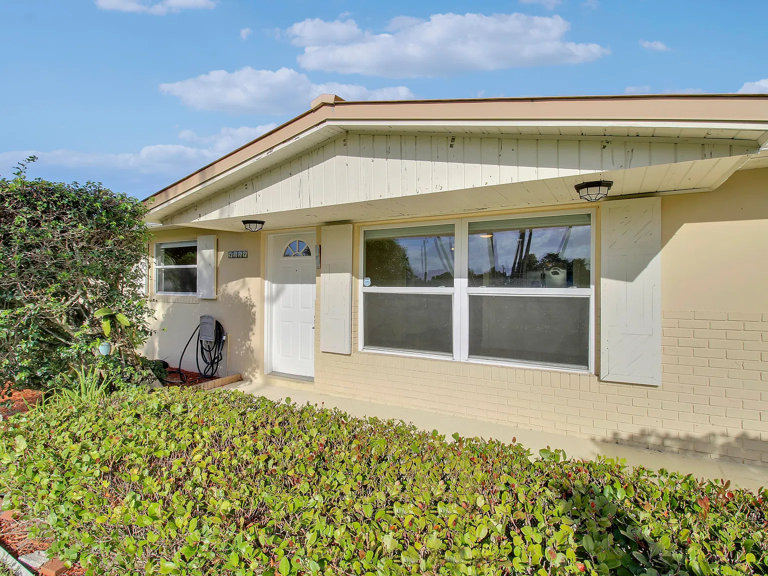 2 bed, 2.0 bath, 1081 sqft, $2,900 — Photo 3