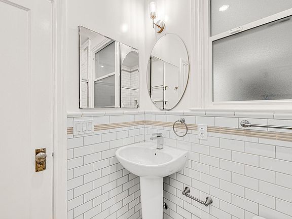 4th image of 3475 26th St #1