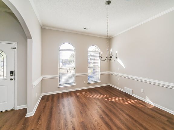 5th image of 10442 Sanford Dr