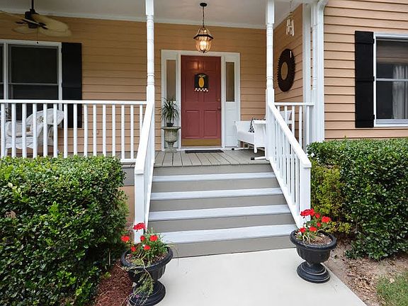3rd image of 111 Persimmon Hill Trl