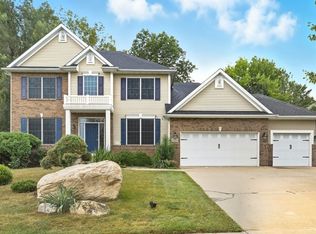 6320 Sudbury Ct, Johnston, IA 50131