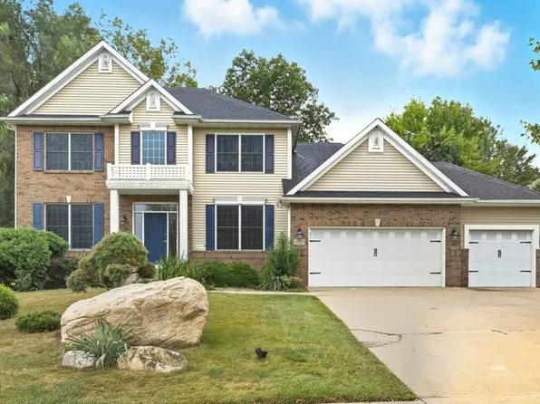 6320 Sudbury Ct, Johnston, IA 50131