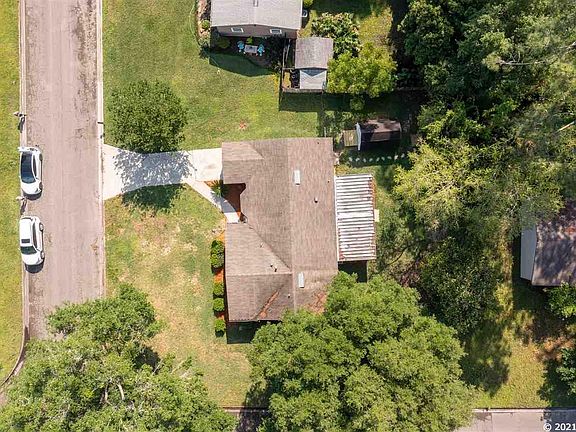 3rd image of 2725 NW 47th Ave