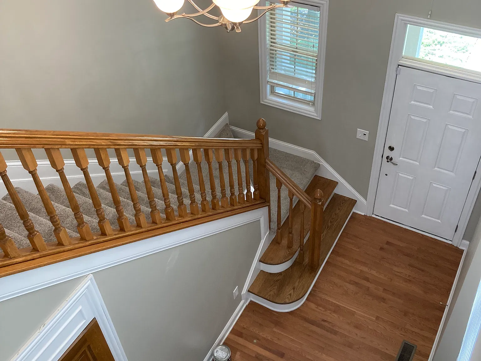 3 bed, 2.5 bath, 2304 sqft, $4,400 — Photo 3