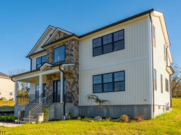 9 Emerald Dr, Hardyston Twp., NJ 07419