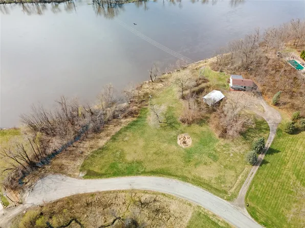 7300 42nd St NE, Cedar Rapids, IA 52411