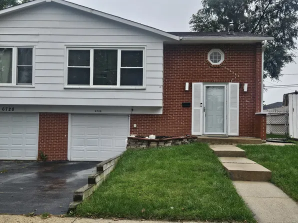 6730 Valley View Rd, Hanover Park, IL 60133