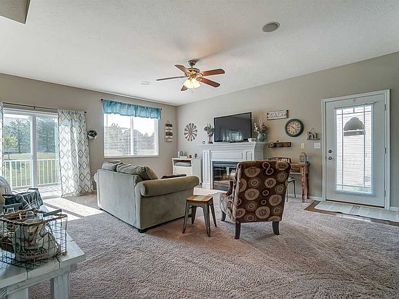 5th image of 826 Foinavon Ln