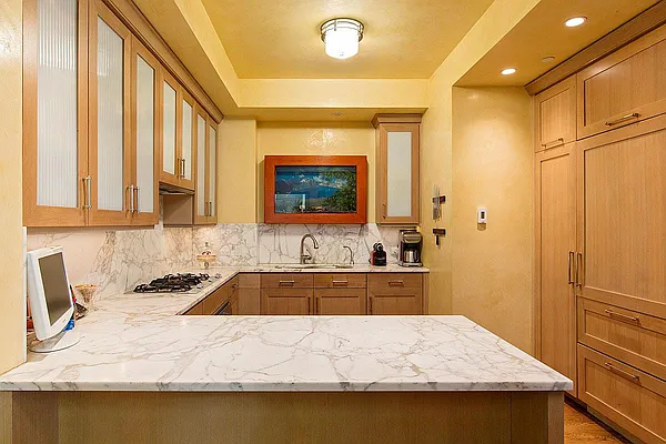 Sold by Avenue Real Estate | media 2